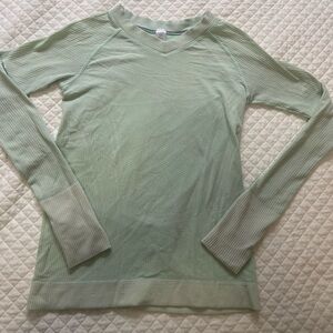 Ivivva Girls Swiftly Style Light Green Long Sleeve Top. Size 12.